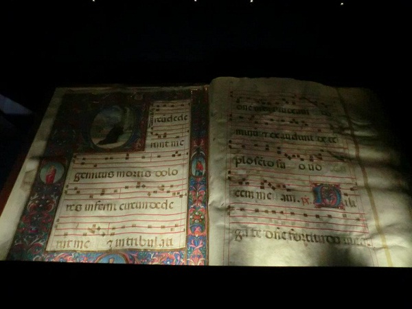 3643_438888096132625_2085846881_nsmall