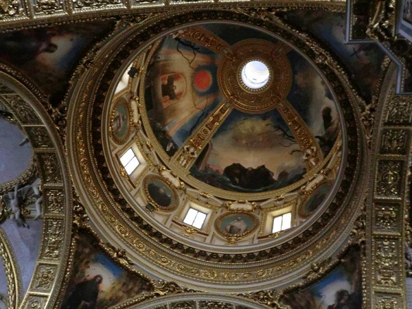 552367_438887592799342_838000121_nsmall