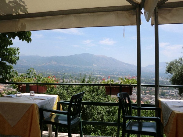 575745_438888639465904_1149434845_nsmall